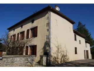 Stunning detached property - close to..