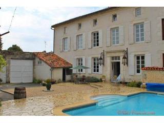 Aigre / Charente. Reduced price Maison..