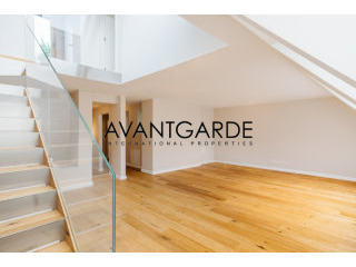 Top floor apartment near Belvedere..