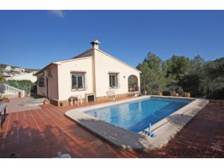 Spacious south facing 2 bedroom villa for sale in the Jalon..