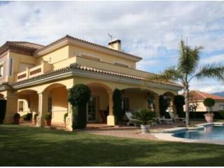 Villa for sale in Bel-Air, Estepona..