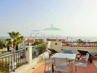 Two bed apartment with amazing sea views