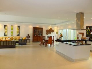 Sedona Villas - Lavish 4 plus bedroom..