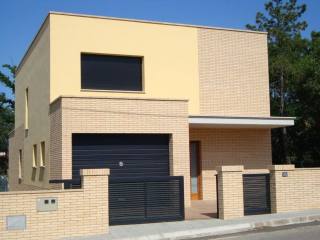 3 Bedrooms - Villa - Girona - For Sale