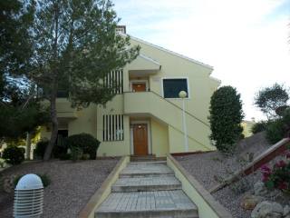 Top floor bungalow for long term rent