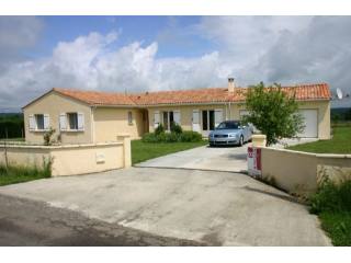Spacious bungalow set in ½ acre..