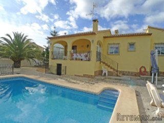 Beautiful private detached property, on sought after..