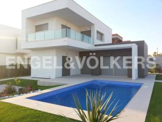 LAST VILLAS IN GOLF COURSE NEW BUILT