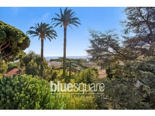 FOR SALE Large apartment with Private..