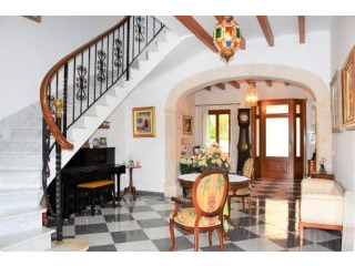 Beautifully restored manour house in..