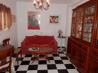 2 bedroom, 1 bathroom Townhouse, (build..