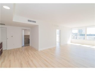2 bedroom Flat For Sale: 2155..
