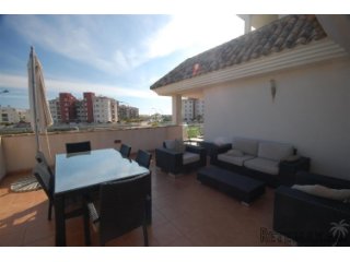 Excellent price for this modern 1st floor apartment in..