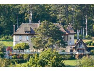 13 bedroom Manor House For Sale: 60200..