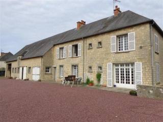 Maison / Villa For Sale