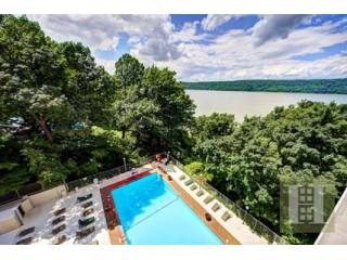Apartment For Sale: 2621 PALISADE..