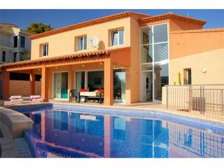 5 Bedrooms - Villa - Alicante - For Sale