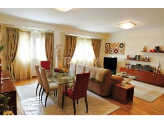 T3 Apartment in Laranjeiras, Lisbon