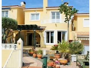 3 Bedroom 2 Bathroom Villa With Sea..
