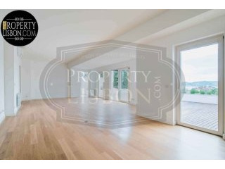 Luxury finishes T3+1 Duplex Lisbon..