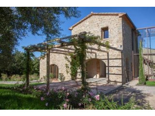 4 bedroom House For Sale: Piegaro..