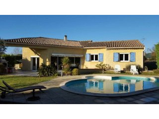 Villa With Pool And Views