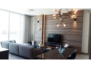 Luxury Three Bedroom Apartment In A..