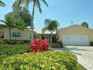 3 bedroom House For Sale: 724 Shore..