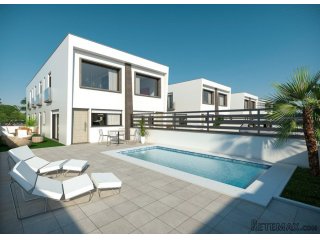 Los bungalows están ubicadas en Gran Alacant, en un..