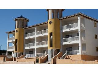 * 2 BEDROOM APARTMENT CLOSE TO BEACH