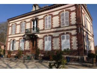 4 bedroom Character For Sale: 10000..