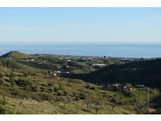 Country Houses for Sale in Almayate..
