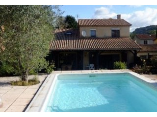 Villa With Garage, Garden And Pool