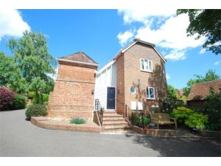 2 Bedroom Detached House