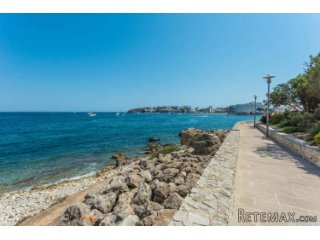 This front-line apartment located in the SUN residential..