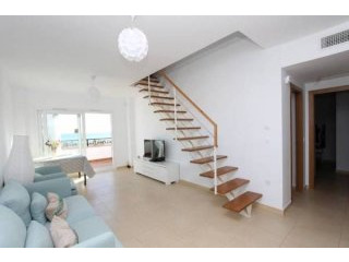 3 Bedroom 2 Bathroom Penthouse In La..