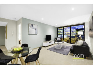 City Views in the Heart of the..
