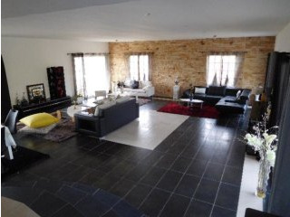 Modern 2500ft2 House On One Level With..