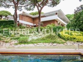 Inspired by Frank Lloyd Wright work...