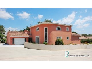 Lovely Villa With 5 Bedrooms, Garden..