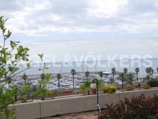 Apartment, sea views in Barcelona Coast