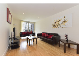Canary Wharf, E14 9EZ [ID: 202IC]