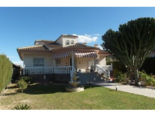 Luxury Detached villa with Swimming..