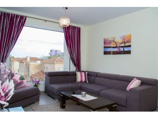 Newish And Modern Two Bedroom Apartment..