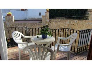 APARTMENT IN THE CENTRE OF TAMARIU