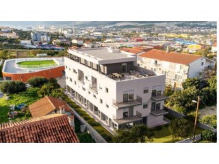 Poslovni prostor u novogradnji - Mejaši