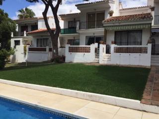 2 Bed Apartment for sale in Calahonda