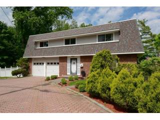 4 bedroom Residence For Sale: New..