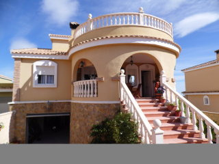 4 Bedrooms - Villa - Alicante - For Sale