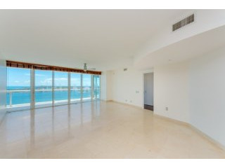 3 bedroom Flat For Sale: 450 Alton Rd #..